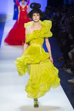 Fashion Figure, Space Fashion, Valentino Couture, Gown Inspiration, Fashion Figures, Couture Designers