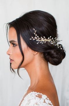 A shimmering branch of Swarovski crystal leaves perfectly highlights your bridal hairstyle. Nickel-free; lead-free Sterling silver or sterling silver with 14k-gold plate/Swarovski crystal Made in the USA of imported materials Wedding Suite Item ships in a keepsake box Fingertip Length Veil, Classic Wedding Hair, Fingertip Veil, Bridal Hairstyle, Silk Tulle, Veil Brides, Wedding Suite, Pearl Crystal, Bride Look