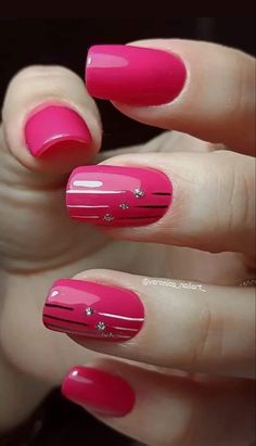 Fingernail Polish Ideas, Elegant Touch Nails, Eye Nail Art, Elegant Nail Art, Amazing Nails, Subtle Nails, Nail Shimmer, Stylish Nails Designs, Modern Nails