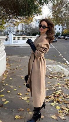 Outfit inspo Lillie Grace P credits to Lillie Grace P insta: @lilliegracep Lillie Grace, Fall Chic Outfits, Mantel Outfit, Elegant Outfit Classy, Dramatic Style, Winter Fashion Outfits Casual, Business Outfits Women, Corporate Outfits