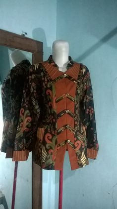 Pola Blazer, Blazer Batik, Blouse Tenun, Manset Lengan, Batik Ideas, Teacher Ootd