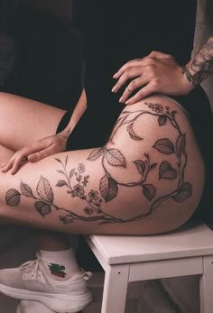 Botanical Tattoo Ideas Miniature Tattoos, Side Thigh Tattoos, Backpiece Tattoo, Hip Thigh Tattoos, Hip Tattoos Women, Leg Tattoos Women, Thigh Tattoos Women, Thigh Tattoos, Dream Tattoos