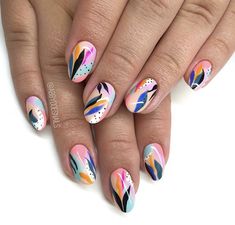 Classy Nail Polish, Bio Sculpture Gel Nails, Nail Polish Ideas, It Magazine, Nail Art Idea, Hand Painted Nails, Nail Coat, Classy Nail, Nail Polish Storage