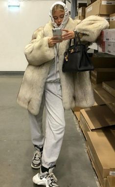 White Fur Coat Outfit, Josefine H J, White Fur Coat, Womens Faux Fur Coat, Fur Coats Women, Looks Street Style