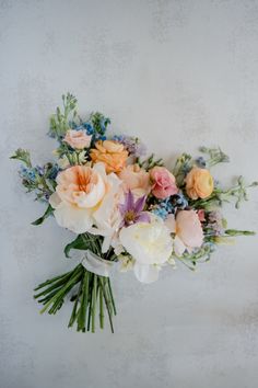 Colorful Wedding Theme, Bridal Flower Bouquet, Bouquet Wildflower, Wildflower Bridal Bouquets, Wildflower Wedding Bouquet, Spring Flower Bouquet, Early Spring Flowers, Spring Wedding Bouquet, Winter Wedding Bouquet