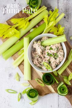 Tuna pate in a white bowl on a wooden serving board, surrounded by celery sticks. Healthy Filling Lunch, Low Cal Diet, Pate Recipes, Party Dip Recipes, Celery Sticks, Healthy Tuna, Filling Lunch, Canned Tuna