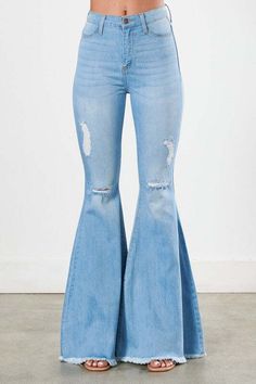 Hxh Oc, Distressed Flare Jeans, Western Fits, Highwaist Jeans, Blue Flare Jeans, Light Flare, Fits Inspo, Destroyed Denim, Candy Girl