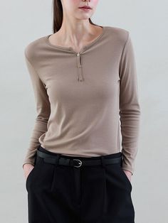 Composition : 38% viscos 28.5% acrylic 28.5% cotton 5% spanColor : Black, Charcoal, BeigeCountry of Origin : CHINA Fine Knit Casual T-shirt For Fall, Casual Fine Knit T-shirt For Fall, Basic Beige Tops For Fall, Fine Knit Cotton Tops For Fall, Elegant Long Sleeve T-shirt For Fall, Casual Viscose Top For Fall, Basic Winter Workwear Tops, Casual Viscose Shirt For Fall, Basic Tops For Winter Workwear