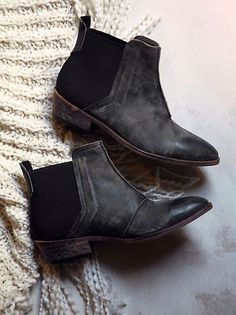 Free People Boots, Dr Shoes, Shoes Boots Ankle, Looks Style, Mode Inspiration, Sock Shoes