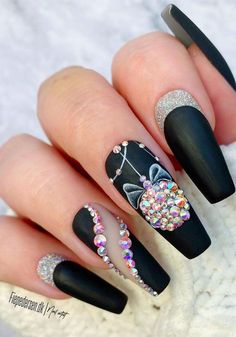 Christmas Nails Black, Festive Nail Colors, Emerald Nails, Black Nail Designs