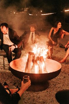 Outdoor Wedding Fire Pit, Backyard Wedding Fire Pit, Bon Fire Wedding, Bonfire Beach Wedding, Fire Pit Wedding Ideas, Fire Pit At Wedding, Wedding Fire Pit, Fire Pit Wedding, Wedding Campfire