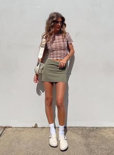 Outerwear Outfit, Skirts Online, Curve Dresses, Casual Tank Tops, Green Skirt, Floral Dress Black, Low Waist, Denim Top