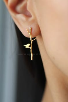 Twig Earrings, Stick Jewelry, Bird Earrings, Earrings In Gold, Pretty Jewellery, Ear Jewelry, Long Earrings, Cute Jewelry, Jewelry Ideas