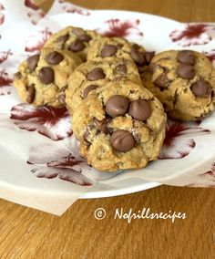 Chocolate chip cookies made with melted butter, crispy edges and slightly soft on the inside.