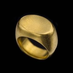 18k Solid Gold Pinky Ring, Oval Statement ring, 18k solid gold signet ring, Resizable.Available in 14k solid Gold and Sterling Silver.Size     10US size     5Weight     16 gOval top    11 mm \ 16 mm(Please convo me for a different size or metal and the Price)Free Shipping! (Shipping insurance included)You are welcome to visit my shop for more of my designs:https://www.etsy.com/shop/GoldArtJewelryMore Rings:https://www.etsy.com/shop/GoldArtJewelryPlease take a moment to read my shop policies befo Luxury Oval 14k Stamped Signet Ring, Gold Oval Ring With Polished Finish, Gold Oval Engraved Ring With Polished Finish, Oval Engraved Ring With Polished Finish In Gold, Elegant Gold Oval Link Ring, Luxury Signet Ring With Smooth Bezel As Gift, Gold Oval Engraved Luxury Ring, Luxury Gold Oval Engraved Ring, Luxury Gold Engraved Oval Ring