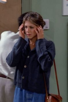 1990s Celebrities Fashion, Rachel Green Cardigan Outfit, Relaxed 90s Style, Rachel Friends Style, Rachel Green Astethic, 90s Sitcom Outfits, Rachel Green Denim, Aunt Becky Outfits