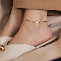 SPECIFICATIONSWidth: 4 MMStyle: ClassicShape\pattern: GeometricOrigin: CN(Origin)Model Number: YL33322Metals Type: Stainless SteelMaterial: MetalLength: 20+3 CMItem Type: AnkletsGender: WomenFine or Fashion: FashionBrand Name: JUJIE Anklets With Shoes, Gold Chain Outfits Women, Adjustable Gold Anklet, Jewelry Gold Design, Rose Gold Chain Women, Unique Gold Bracelet, Anklet For Women, Foot Chain, Anklet Designs