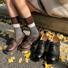 Round Toe Derby Shoes For Women Handmade Horse Leather in Brown/Black Derby Shoes Women Outfit, Basic Shoes For Women, Derby Shoes Outfit, Dark Academia Shoes, Oxford Women Shoes, Derby Shoes Women, Wide Shoes For Women, Academia Shoes, Vintage Oxford Shoes