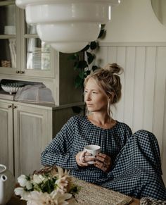 Fii Puternic, Woman House, Androgynous Outfits, Organic Dress, Home Portrait, Brand Shoot, Simpler Lifestyle, Quiet Life, Optimal Health