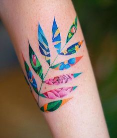 Tattoo Hummingbird, Leaves Tattoo, Geniale Tattoos, Tatuaje A Color, Tattoo Trends, Skin Art, Piercing Tattoo, Colorful Leaves, Love Tattoos