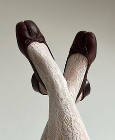 Margiela Shoes, White Stockings, Shoe Wishlist, Brown Shoes, Pretty Shoes