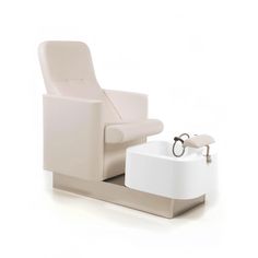 Gamma & Bross Hydrolounge Shiatsu FF-GAM-SPA-LNG-SHT Portable Pedicure Station Ideas, Pedicure Chair Ideas Small Spaces, Pedicure Station Dimensions, High End Pedicure Station, Pedicure Chair Ideas No Plumbing, Pedicure Station Ideas, Salon Retail Display, All Purpose Salon Chair, Nail Salon Chairs