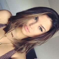 Cute haircut | Simple makeup ♡ Balayage Hair Short, Dark To Light Hair, Hair Cut Ideas, Ombré Hair, Shoulder Length Hair Cuts, Short Hair Balayage, Light Hair, Shoulder Length Hair