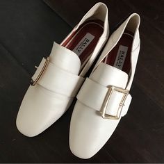 White Loafer With Similar Style As Classic Bally Ones. Nwot. White Flat Loafers For Business, Classic White Pointed Toe Flats, White Flats With Leather Sole For Work, White Closed Toe Loafers For Office, White Leather Sole Flats For Workwear, White Loafers For Spring Business Wear, White Business Loafers For Spring, Chic White Flats For Office, Formal White Pointed Toe Flats