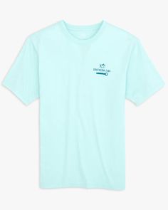 Kick back on vacation with an ice-cold beverage in this Southern Tide Men's Cerveza Sunset T-Shirt in Wake Blue. The graphic features a laid-back island vibe and the fabric is made with cotton and stretch for ultimate comfort. Classic Fit Graphics located on left chest and back Open waist Even hem Banded collar 60% Cotton 40% Polyester Machine wash cold, tumble dry low, remove promptly. Hang dry recommended to prevent shrinking Moisture-wicking Crew Neck T-shirt For Beach, Light Blue Cotton Vacation T-shirt, Light Blue Short Sleeve Vacation T-shirt, Light Blue Crew Neck Beach T-shirt, Light Blue Short Sleeve T-shirt For Vacation, Light Blue Crew Neck T-shirt For Beach, Ice Cold Drink, Southern Tide, Island Vibes