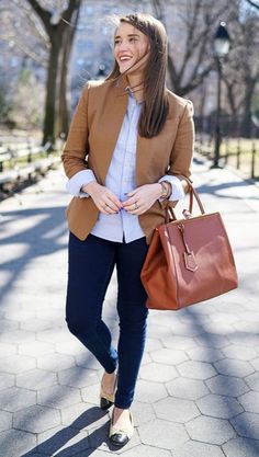 Comfy Office Look Blazer Plus Shirt Plus Bag Plus Pants Plus Flats Winter Interview Outfit, Professor Outfits, How To Wear Blazers, Interview Outfits Women, Comfy Fall Outfits, Work Outfit Office, Athleisure Trend, Womens Clothes, Interview Outfit