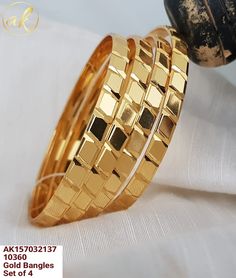 Dubai Jewellery, Solid Gold Bangle, Gold Bangles Indian, Unique Gold Jewelry Designs, Jewelry Bangles, Gold Bangles For Women, Gold Bangle Set, Art Jewelry Design, Gold Mangalsutra Designs