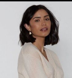 Sara Donaldson Hair, Pulled Back Bob Hairstyle, Olivia Munn Hair Short, Dark Brown Bob Hairstyles, Short Brunette Hairstyle Women, Short Brown Hair Middle Part, Midlength Haircuts Thick Hair, Long Bob Hairstyles Wavy Hair, 90s Bob Brunette