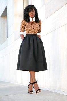 Elastic Dress, Church Attire, Weekend Mood, Full Midi Skirt, Paris Chic, Chique Outfits, Rock Outfit, A Skirt, Midi Shirt Dress