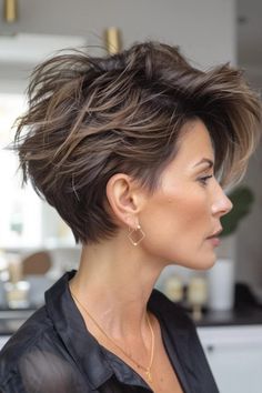 Fine Short Haircuts, Short Hair With Volume, Short Hairstyles For Fine Hair, Pixie Haircut Fine Hair, Kort Bob, Hairstyles For Fine Hair, Chic Short Haircuts, Top Hairstyles