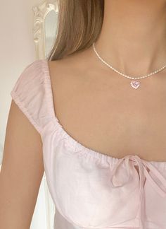 Pink Lipgloss, Pink Heart Necklace, Trendy Jewellery, Aesthetic Girly, Real Pearls, A Mirror, Jewelry Inspo, Girly Girl, Pink Aesthetic