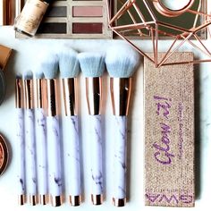 20% Off makeup brushes w/ code BRUSHGOALS, ends 20th August 2017. When GWA's Marble brushes take pride of place on your makeup table like @sunshinesprkle's. #gwalondon www.girlswithattitude.co.uk Face Cleansing Routine, Clean Clear Skin, Good Face, Washing Your Face, Pastel Makeup, Face Cleansing, Cleansing Routine, Eye Makeup Brushes, Makeup Guide