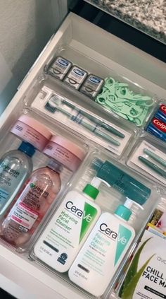 Skincare Organization Ideas. Room Organization Bedroom, Room Organisation, House Organisation, Foaming Facial Cleanser, Home Decor Idea, Home Decor Ideas Living Room, Kitchen Home Decor, Skincare Organization, Home Decoration Ideas