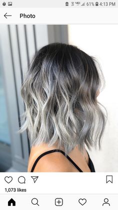 Grey Ombre Hair Short, Pelo Color Ceniza, The Butterfly Haircut, Ash Blonde Hair Balayage, Grey Ombre Hair, Butterfly Haircut, Ombre Bob