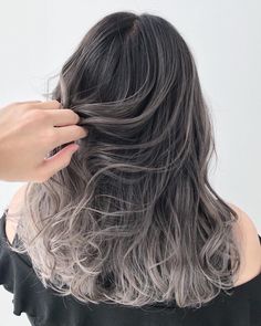 Korean Hair Color Highlight, Ash Colour Highlight, Brown Ombre Hair Asian, Asian Hair Ash Brown Highlights, Ash Blonde Highlights On Dark Hair Asian, Ashy Grey Balayage, Hair Color Streaks, Peinados Fáciles Para Cabello Corto, Hair Images