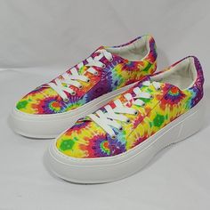 Steve Madden Colossal Bright Multi Brand New With Out Box Tie Die Beatifull Platform Size 7.5m. You Have A Question Don't Hesitate To Ask. Womens Shoes Sneakers, Steve Madden, Womens Sneakers, Blue And Purple, Shoes Sneakers, Tie Dye, Womens Sizes, Brand New, Women Shoes