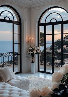 Regal Woman, Atlanta Condo, Greece Villa, Ocean House, Luxury House Designs, Luxury Homes Dream Houses, Green Decor, Dream Apartment, Dream Decor