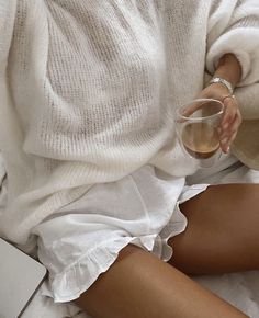 Korean Lazy Outfit, Outfits Asian, White Sweater Outfit, Viral Aesthetic, Chanel Lipstick, Workout Inspo, Coquette Style, Cozy Lounge, Outfit Vintage