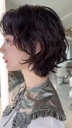 Bangs For Short Wavy Hair, Short Perm Women, Layered Bob Wavy Hair, Short Hair With Perm, Perm Hair Short, Short Hair Perm Women, Permed Short Hair, Short Wavy Haircuts With Bangs, Wavy Perm Short Hair