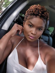 Brown Twa, Curly Hair With Color, Tapered Mohawk, Char Recipes, Short Hair Color Highlights, Hair Styles Red, Big Chop Twa, Light Golden Brown Hair, Textured Hairstyles