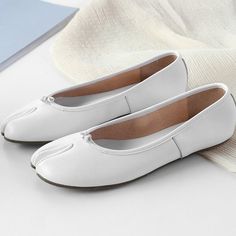 Depicted on the front of these leather ballerina shoes, this slip-on pair is both unique and versatile. Style: Ballet Flats Upper Material: Calf Leather Shoe Width: Standard Type: Flat Department: Women Toe Shape: Splite toe Occasion: Casual Tabi Ballerina, Style Ballet Flats, Crop Top With Jeans, Halter Top Dresses, Slip On Loafers, Ballerina Shoes, Shoes Leather, Shoes Womens, Denim Outfit