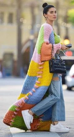 Strikkeopskrift Oversize Sweater, Beachy Outfits, Mode Crochet, Estilo Hippie, Maxi Cardigan, 가을 패션, Mode Vintage, Mode Inspiration