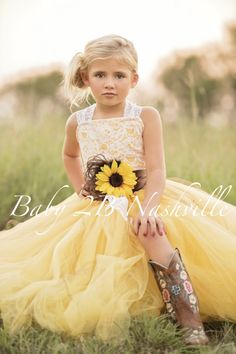 Yellow Sunflower Dress Yellow Dress Lace Dress Tulle dress Yellow Flower Girl Dresses, Tutu En Tulle, Toddler Birthday Dress, Yellow Tutu, Sunflower Themed Wedding, Toddler Tutu, Sunflower Dress, Boda Mexicana, Dress Tulle