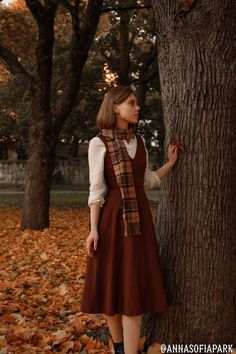 MTO Diana Dress in Walnut Linen - Etsy Autumn Fits With Skirt, Cottagecore Autumn Outfit, Autumnal Outfits, Capsule Fashion, 1950s Inspired Dress, Cottagecore Autumn, Diana Dress, Adrette Outfits, Stile Blair Waldorf