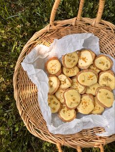 a wicker basket filled with sliced banana slices