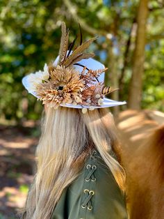 Designed with the boho-chic bride in mind, this floral hat features artificial flowers that have been hand sourced to ensure quality, arranged around a fedora style hat. Perfect for the ultimate bohemian style wedding, or for making an entrance at your engagement, birthday, themed or any other party. This item is ready to ship, if you have a custom design, colors, flower types ect for your event please message me for a custom order.  *This listing is for the hat color and flower combination pict Boho Hats For Women, White Beach Hat, Boho Chic Bride, Fedora Style, Flower Types, Bohemian Style Wedding, Summer Straw Hat, Bride Hat, Fall Florals